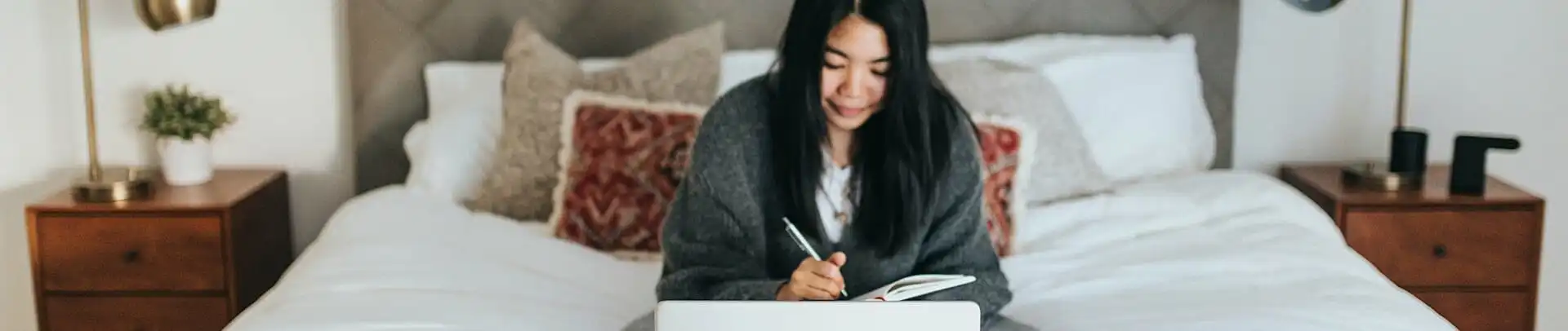 15WorkingWoman_1920X406